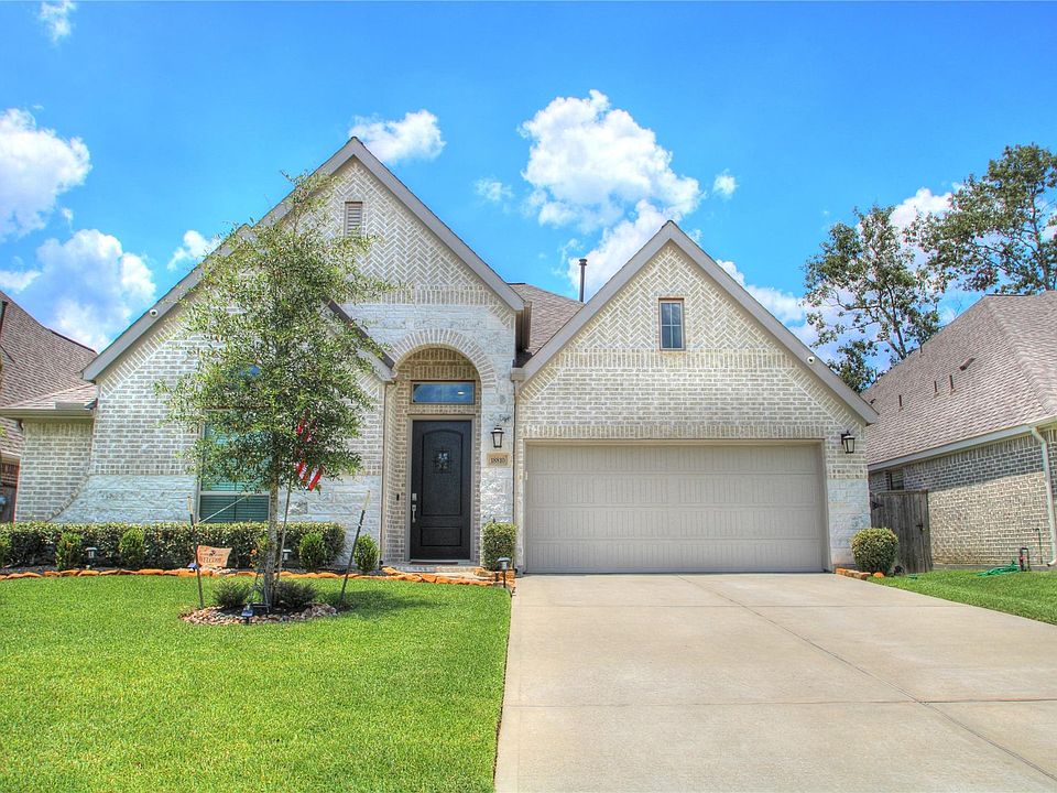 1st image of 18810 Capalona Ct