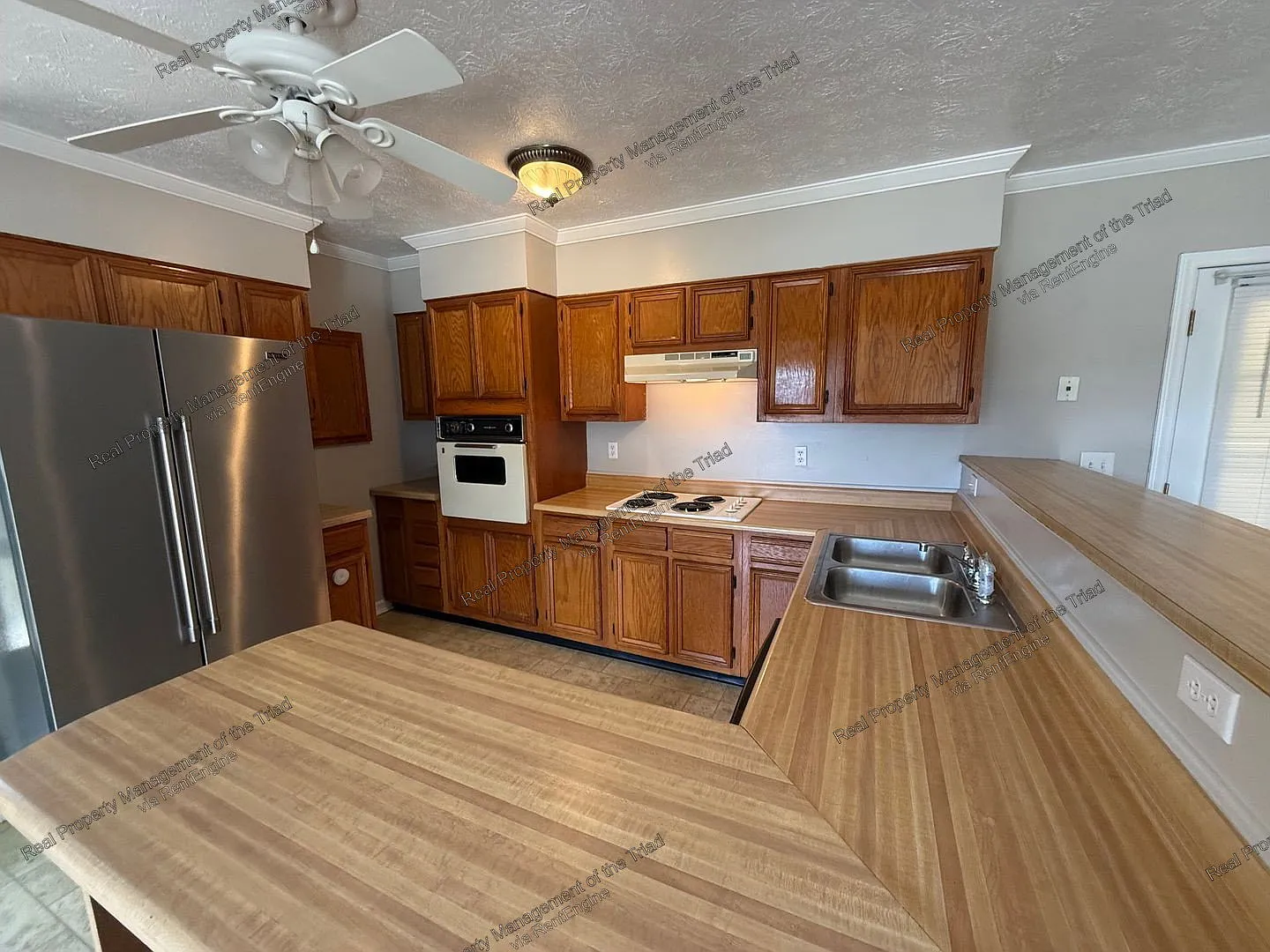 3 bed, 1.0 bath, 1056 sqft, $1,495 — Photo 3