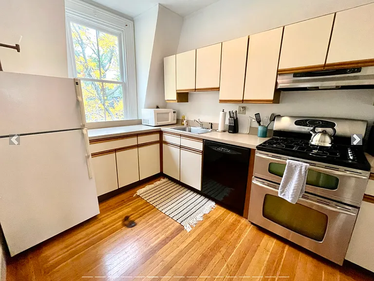 39 Cypress St #2 — Photo 5