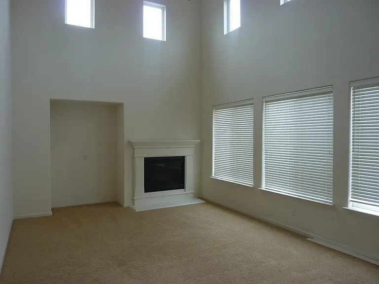 10356 Stoecker Way — Photo 3