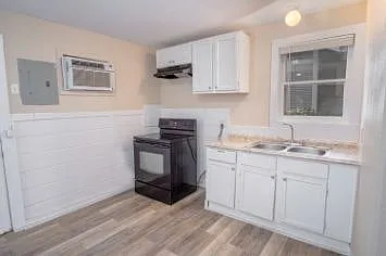342 Vine St #B — Photo 12