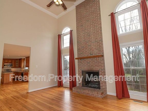 4th image of 80 Brookshire Dr