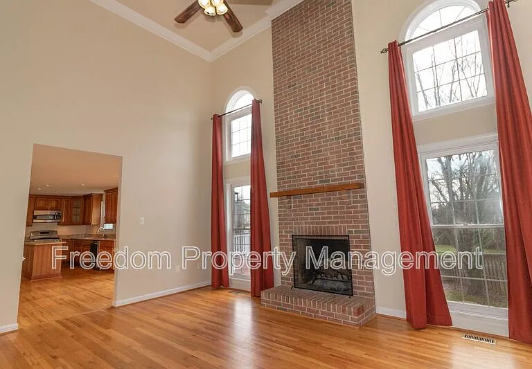80 Brookshire Dr — Photo 4