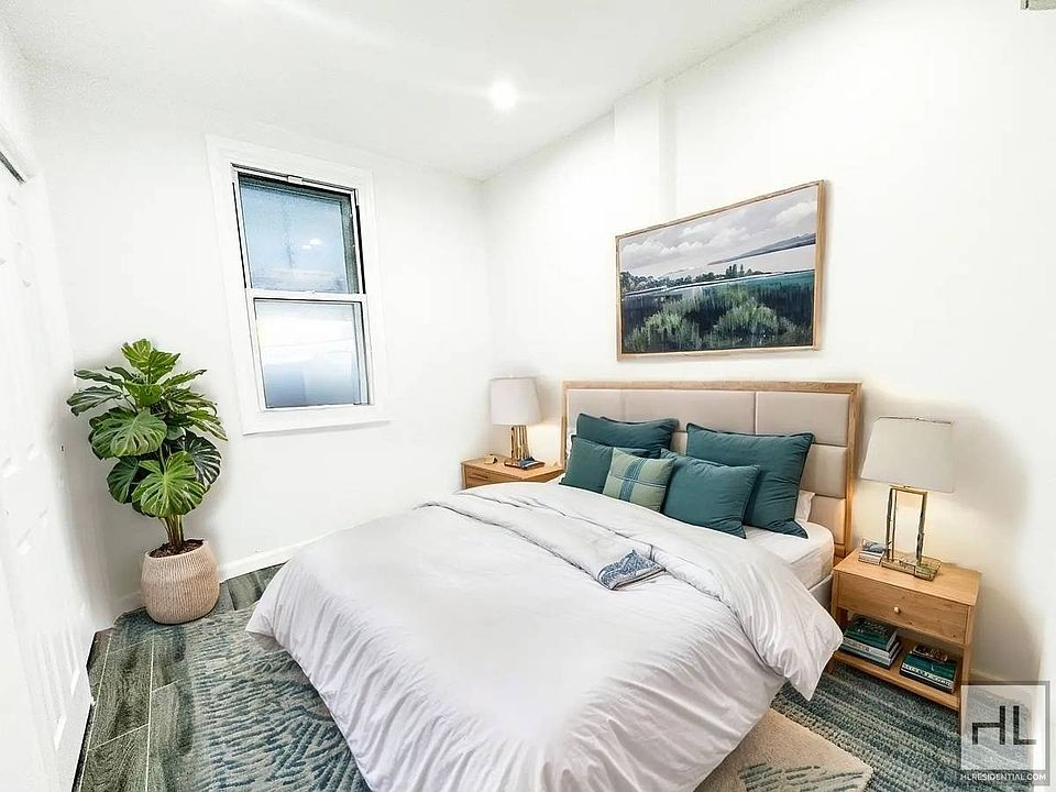 1st image of 112-45 Roosevelt Ave #3