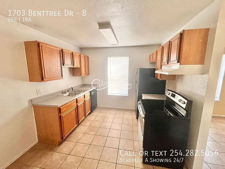 1703 Benttree Dr #B — Photo 5