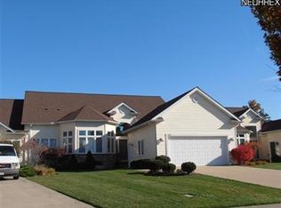 446 Glencoe Ln, Highland Heights, OH 44143