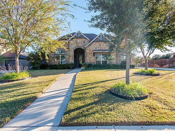 2nd image of 114 Water Garden Dr