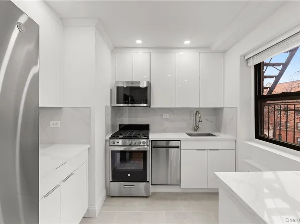 25-10 31st Avenue #3K, Astoria, NY 11106