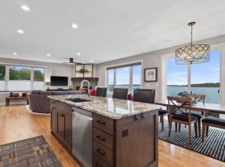 253 Park Ave, Pewaukee, WI 53072