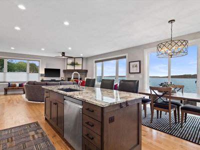253 Park AVENUE, Pewaukee, WI, 53072