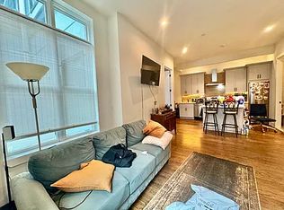 62 Greenpoint Ave #1R, Brooklyn, NY 11222