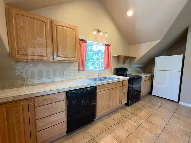 528 E Bijou St #B — Photo 4