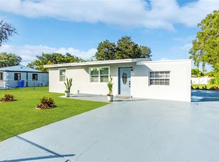 134 Miami Gardens Rd, Hollywood, FL 33023