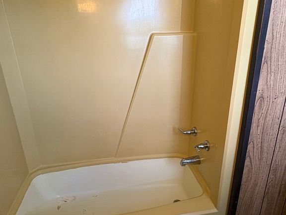 5th image of 207 Highland Ave #1
