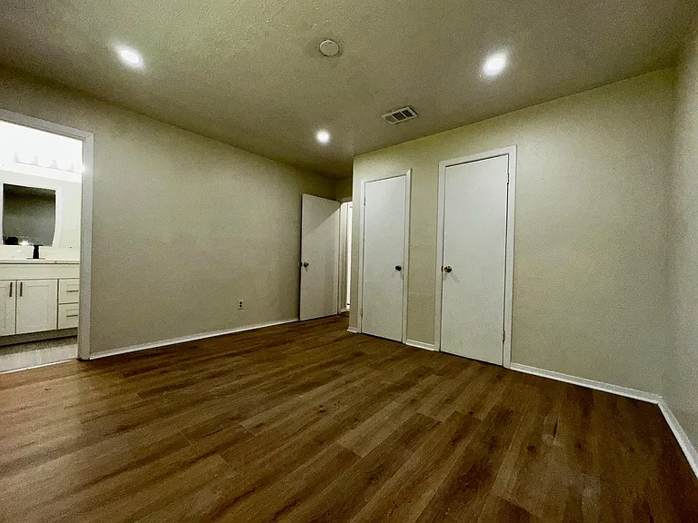 12815 Segrest Dr — Photo 9