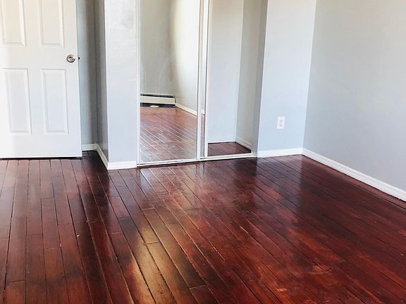 4th image of 3221 102nd St Floor 2