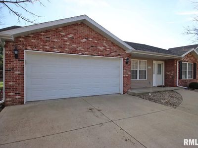 1424 Fairview Ct, Pekin, IL, 61554