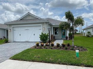 8121 Sternway Rd, Sarasota, FL 34240