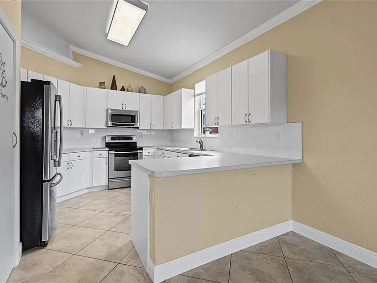 5101 SW 134th Ave — Photo 5