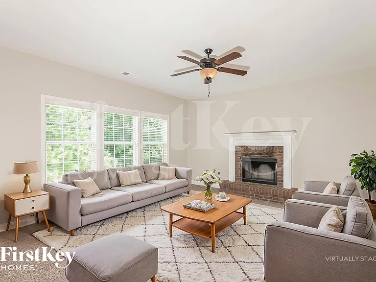 6275 Cove Creek Dr — Photo 3