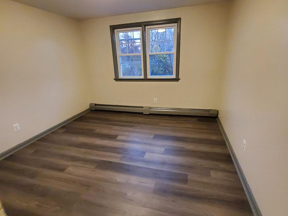 11 Turtle Creek Ln East Hartford CT Zillow