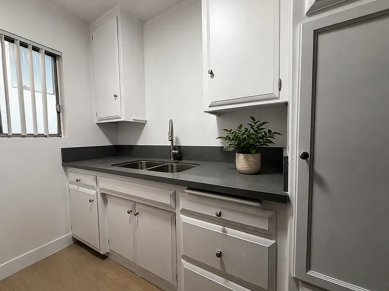 1315 N Columbus Ave. — Photo 19