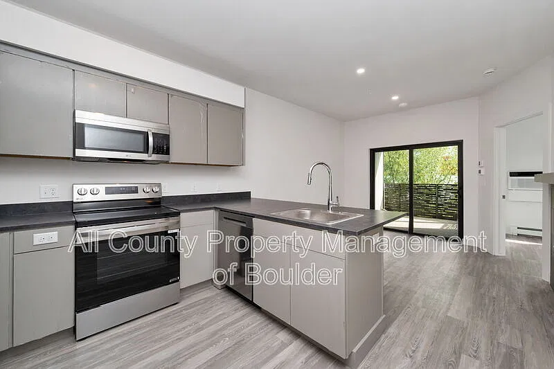 1 bed, 1.0 bath, 473 sqft, $2,100 — Photo 1