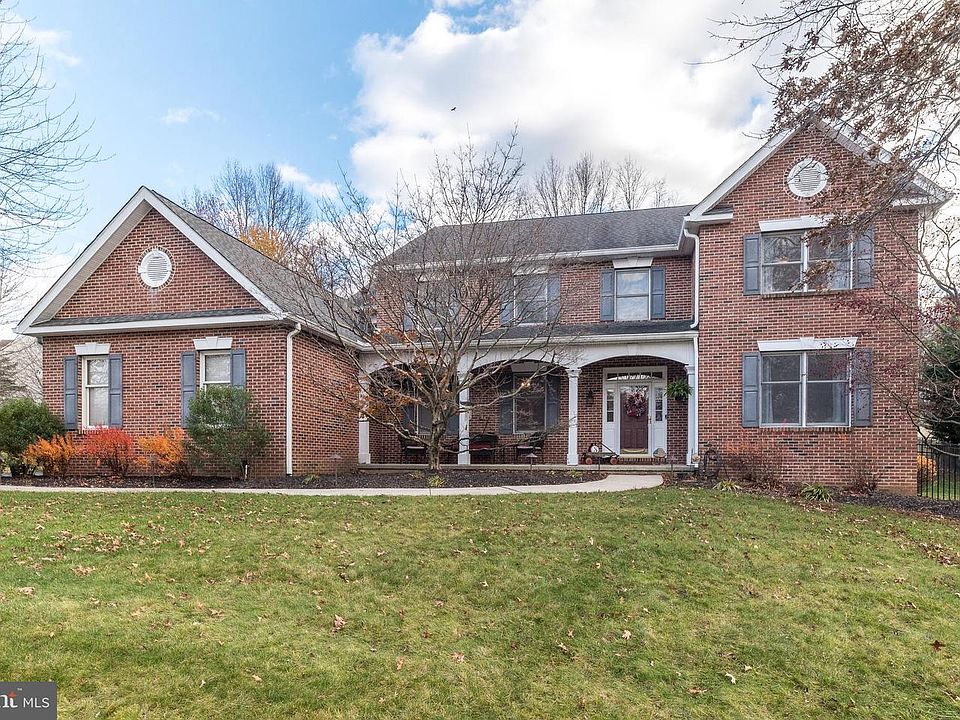1st image of 141 Wentworth Dr