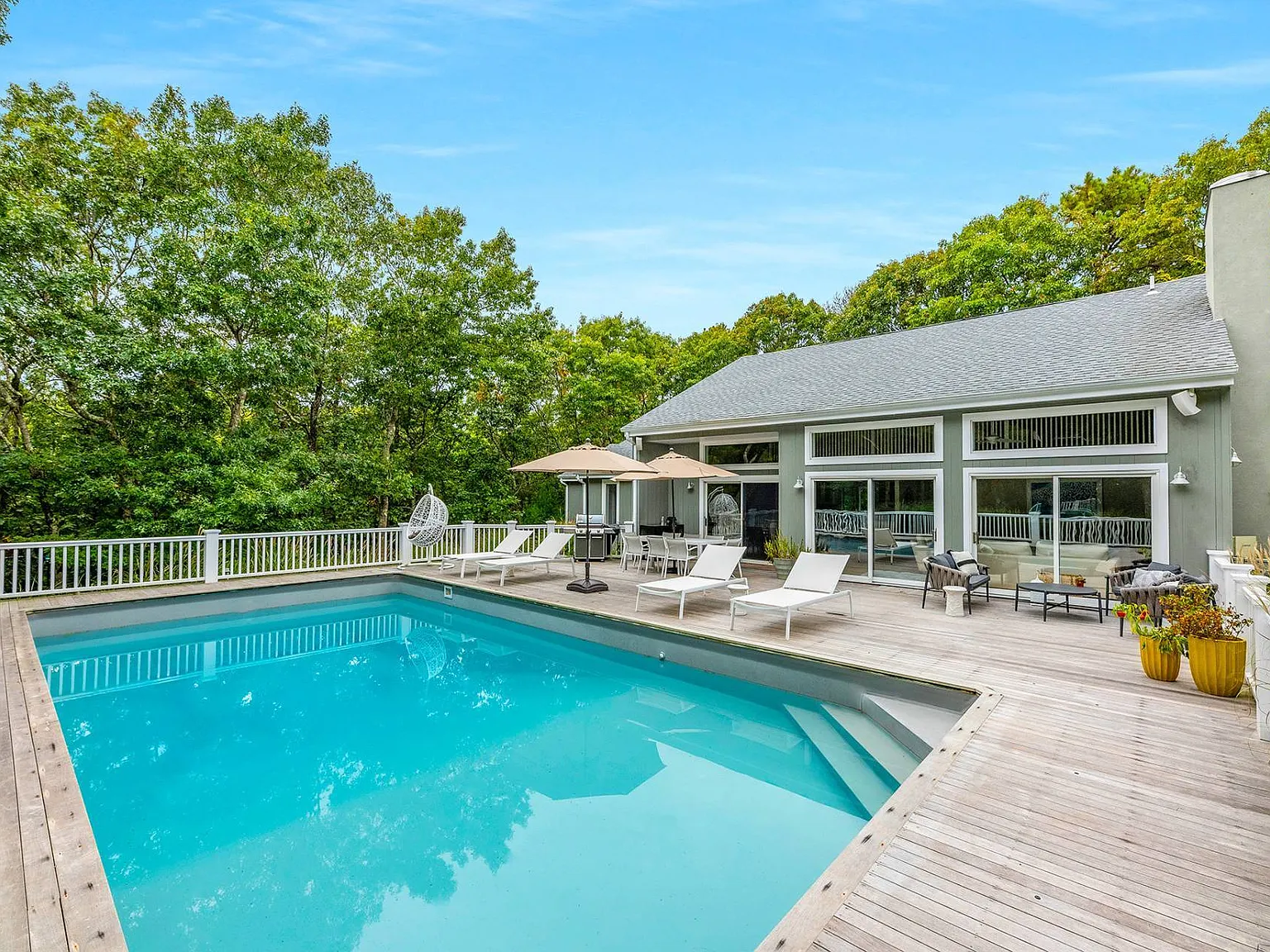East Hampton With Tennis — Photo 1