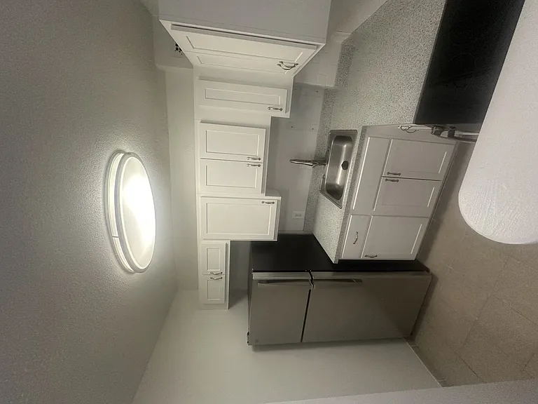 Calvert House Apartments — Photo 41