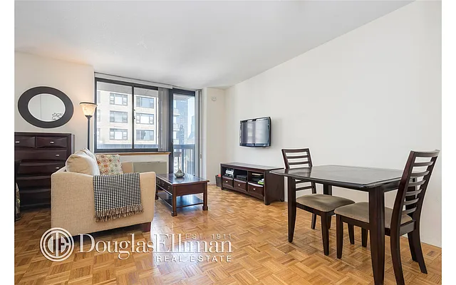 Rented by Douglas Elliman | media 23