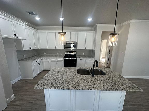 4th image of 1502 Fiddle Wood Way