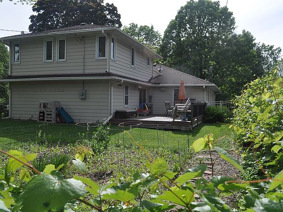 Back of House from Garden to Deck