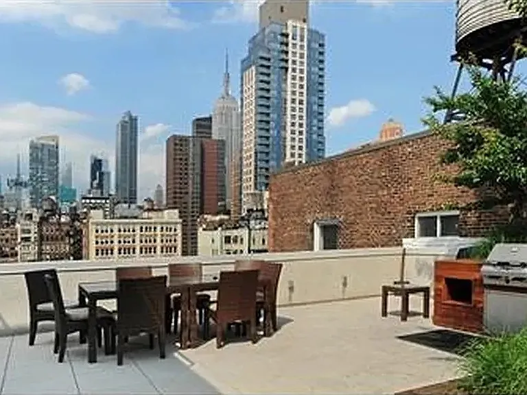 133 W 22nd St #2F — Photo 12