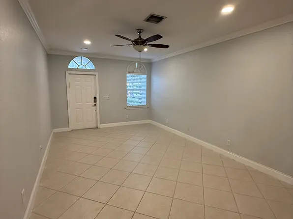 81 Legacy Ct, Delray Beach, FL 33445
