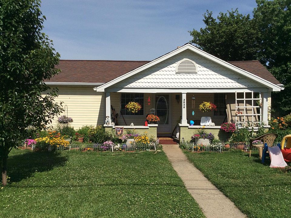 1st image of 2038 Parkamo Ave