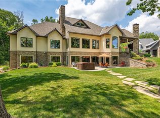 8386 E Twin Oaks Dr, Effingham, IL 62401