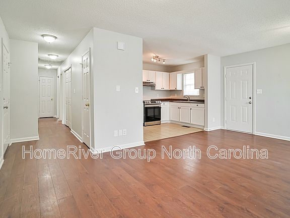 3rd image of 904 Benjamin Bensen St