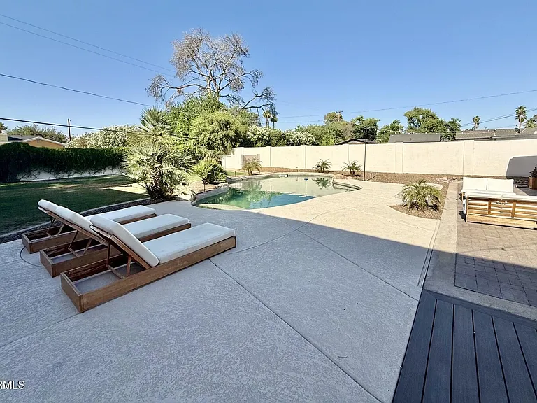 4028 E Lewis Ave — Photo 40