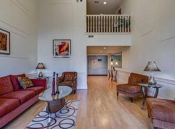 3rd image of 585 Coeur De Royale Dr APT 105