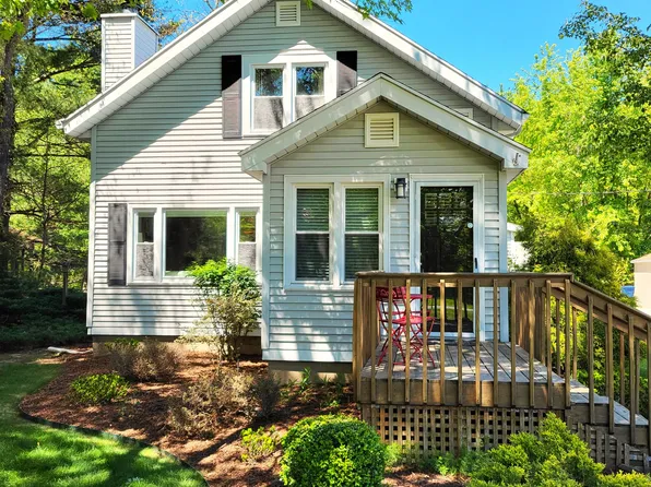 8605 East Rd, Lakeside, MI 49116