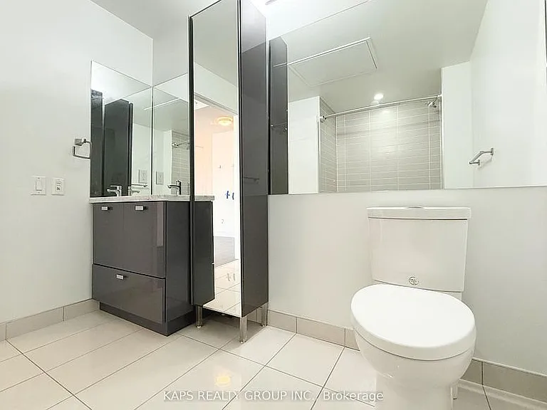 290 Adelaide St W #2106 — Photo 20