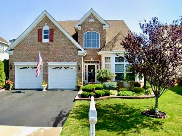 21 Jumping Brook Drive, Lakewood, NJ 08701