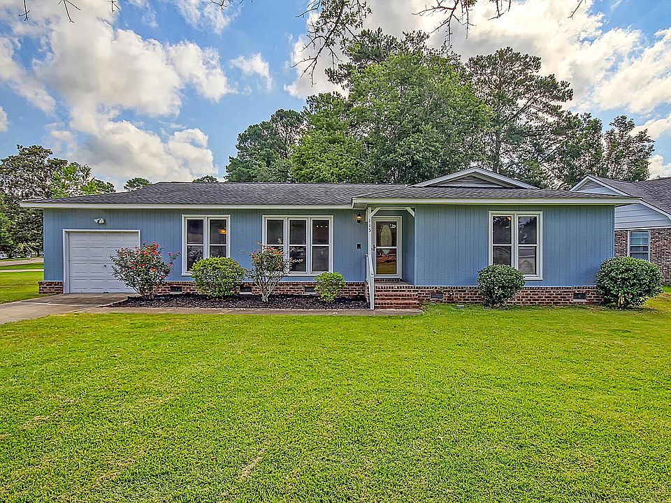 1st image of 115 Three Wood Ln