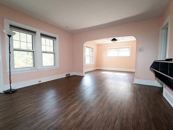 3rd image of 1462U Wayne Ave