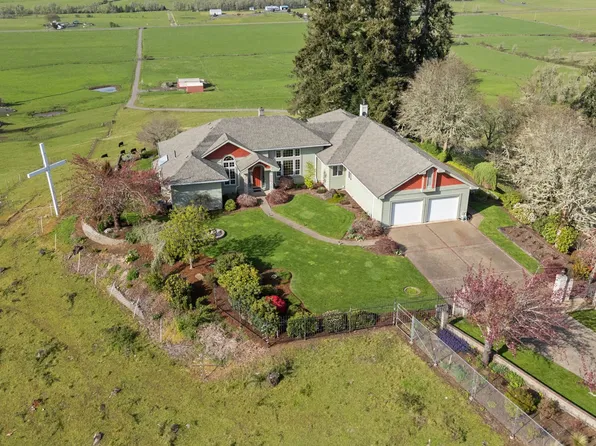 1791 Scotts Valley Rd, Yoncalla, OR 97499