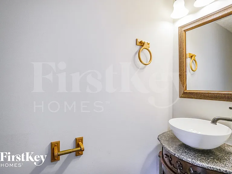 2824 Harnet Ct — Photo 14