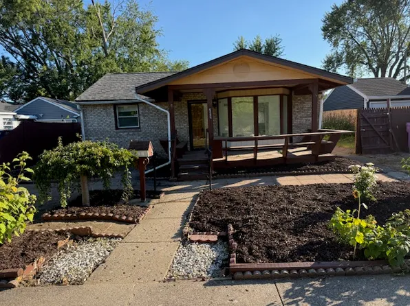 2527 Riverside Dr, South Bend, IN 46616