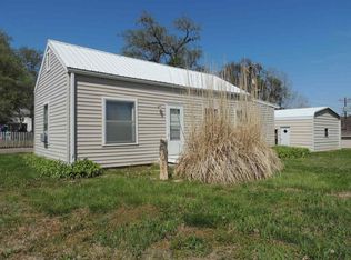 1108 8th St, Clay Center, KS 67432