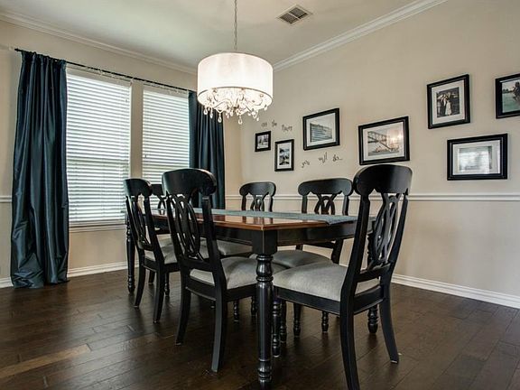 3rd image of 7823 Meadowglen Dr